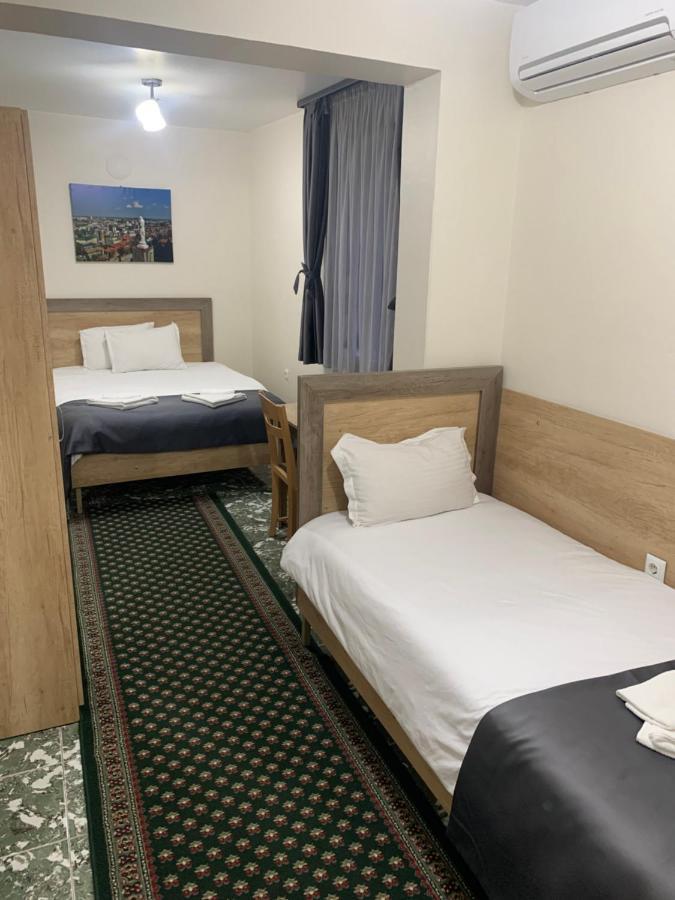 Hotel Oazis Haskovo Exterior foto